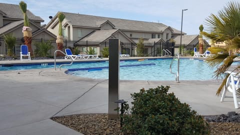 Property building, Spring, Day, Night, Winter, Summer, Autumn, On site, Swimming pool, Swimming pool, Sunset