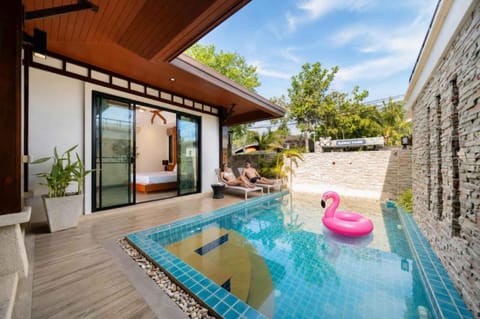 Property building, Bedroom, Swimming pool, sunbed