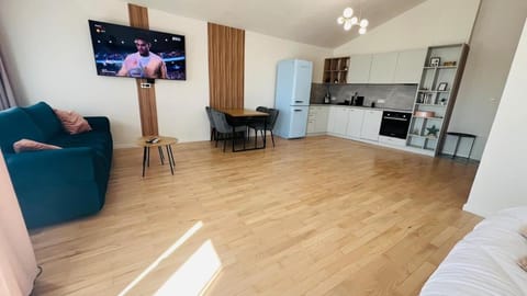 Kitchen or kitchenette, Living room, Seating area, Dining area, oven, stove