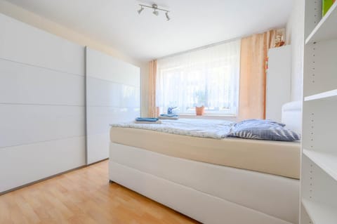 Bed, Bedroom, wardrobe