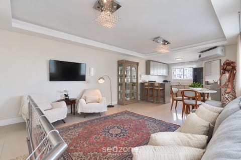 TV and multimedia, Living room, Dining area