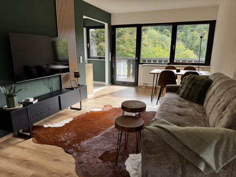 Bed, TV and multimedia, View (from property/room), Balcony/Terrace, Living room, Seating area, Dining area, internet, pet friendly