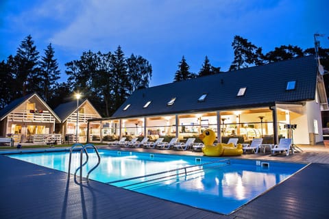 Lounge or bar, Pool view, Area and facilities, Swimming pool, Swimming pool, Alcoholic drinks, Non alcoholic drinks