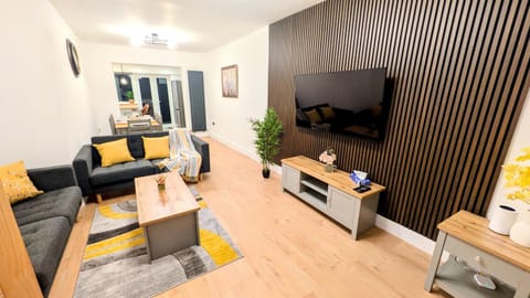TV and multimedia, Seating area