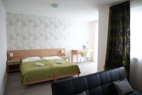 Photo of the whole room, Bedroom
