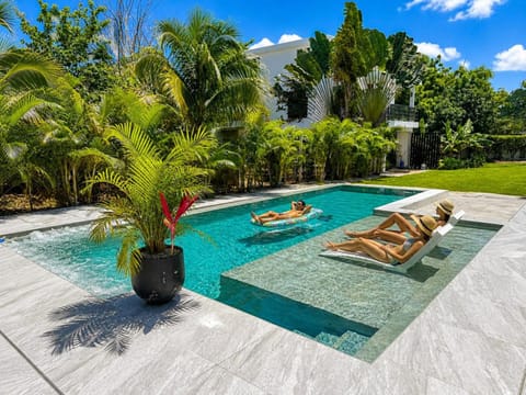 Swimming pool, Swimming pool