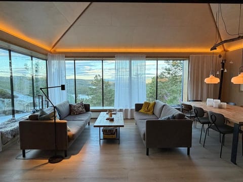 Communal lounge/ TV room, Natural landscape, Living room, Seating area