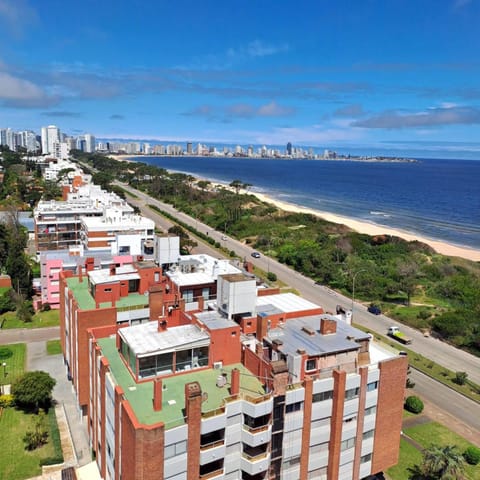 Day, Neighbourhood, Natural landscape, Beach, City view, Sea view, Street view