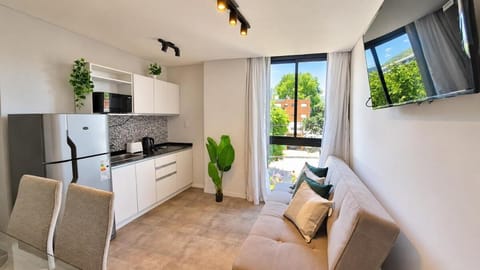 TV and multimedia, Kitchen or kitchenette, Living room, Seating area, Dining area, pet friendly, stove