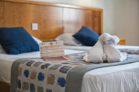 Property building, Bed, Bedroom