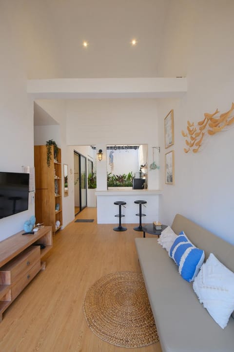 Communal lounge/ TV room, Living room, Seating area