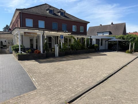Property building, Street view, Parking