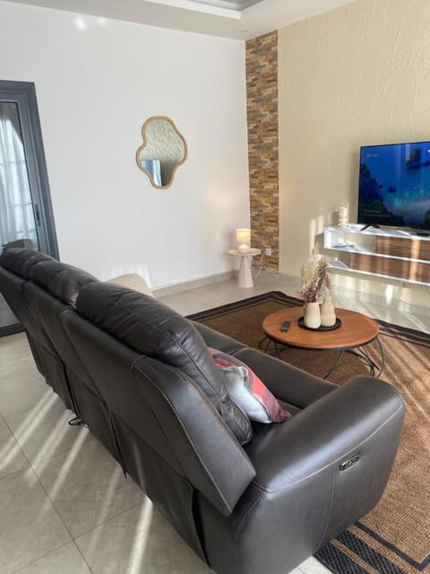 Communal lounge/ TV room, TV and multimedia, Living room