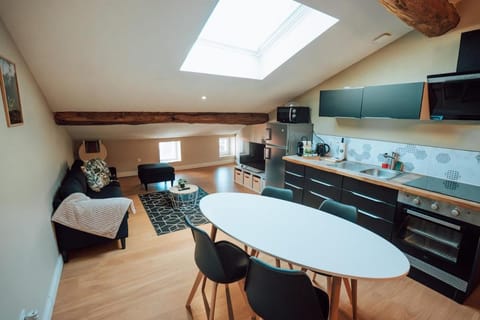 Living room, Seating area, Dining area, oven, stove