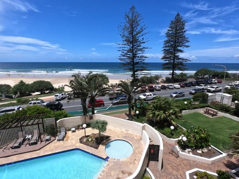 Pool view, Sea view