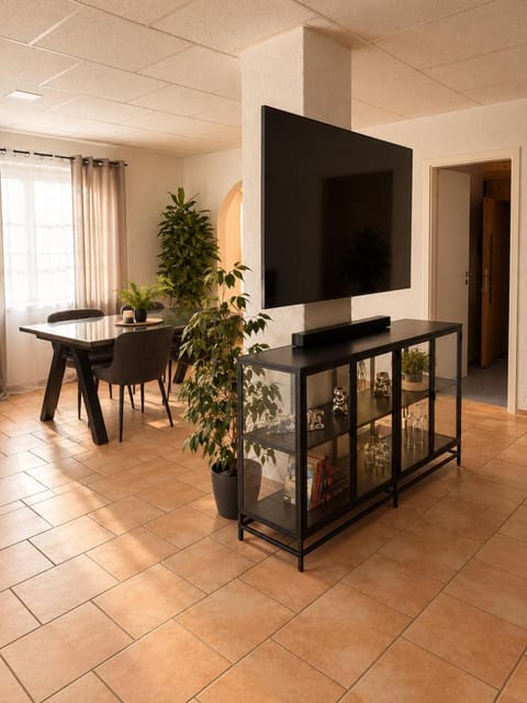 Communal lounge/ TV room, TV and multimedia, Evening entertainment