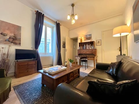 Property building, Living room
