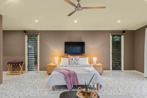 Bed, Photo of the whole room
