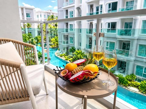 Balcony/Terrace, Pool view