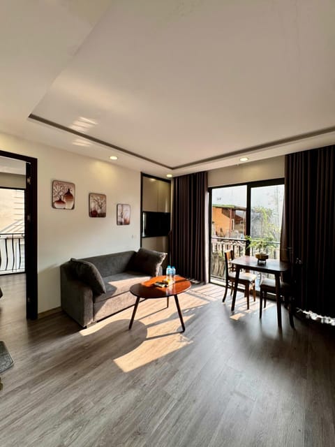Communal lounge/ TV room, Balcony/Terrace, Living room