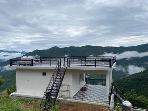 Property building, Day, Natural landscape, View (from property/room), Balcony/Terrace, Mountain view