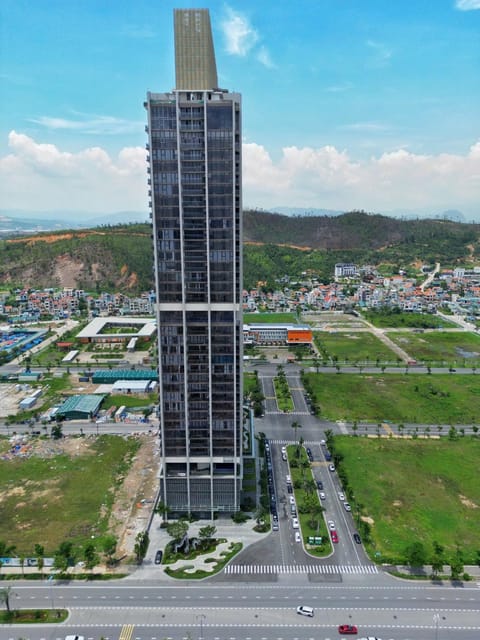 Property building, Bird's eye view, Street view, Location, Parking