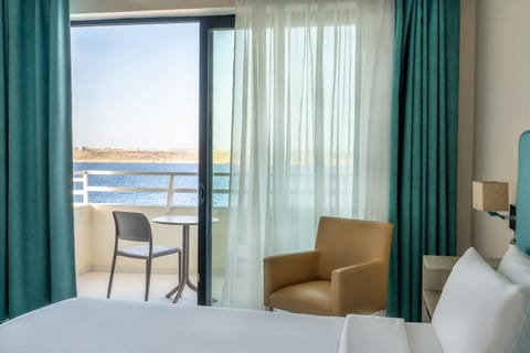 Property building, Coffee/tea facilities, Sea view, air conditioner