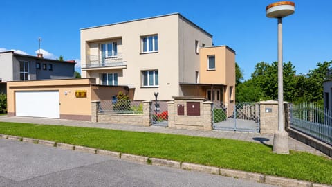 Property building, Facade/entrance, Neighbourhood