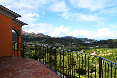 Spring, Neighbourhood, Natural landscape, Balcony/Terrace, On site, Sea view