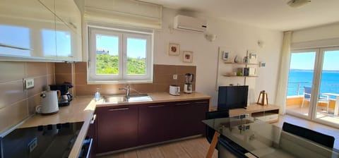 TV and multimedia, Balcony/Terrace, Sea view, Family, kitchen, air conditioner