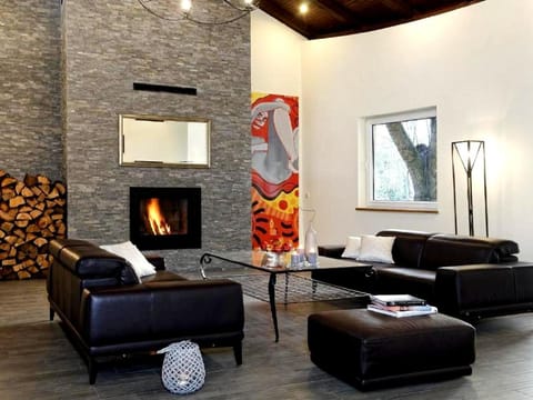 View (from property/room), Living room, Lobby or reception, Lounge or bar, Seating area, flat iron