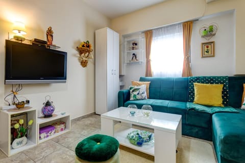 Living room, Seating area, Bedroom