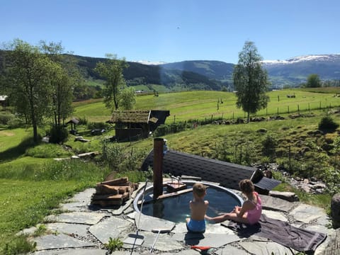 Nearby landmark, Spring, Day, Natural landscape, Garden, Hot Tub, Sauna, Garden view, Mountain view, children