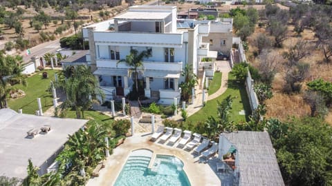 Property building, Restaurant/places to eat, Swimming pool