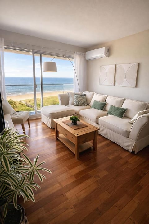 Natural landscape, Living room, Sea view