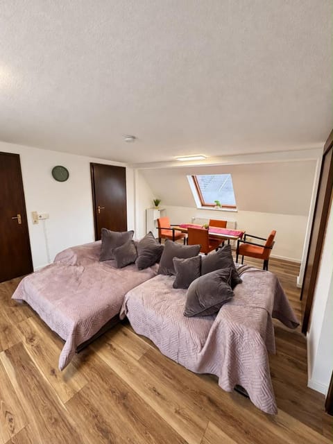 Living room, Photo of the whole room, Seating area, Dining area