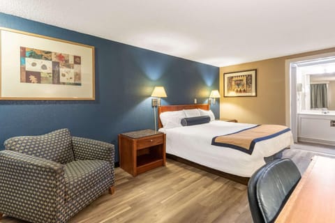 Bed, Photo of the whole room, Bedroom, On site