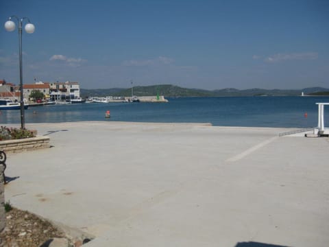 Neighbourhood, Beach