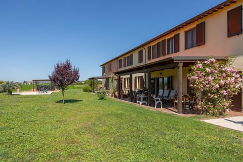 Property building, Patio, Balcony/Terrace, Garden view