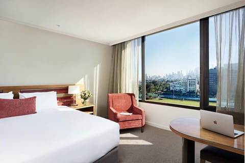 Bed, View (from property/room), Business facilities, Seating area, Bedroom, City view