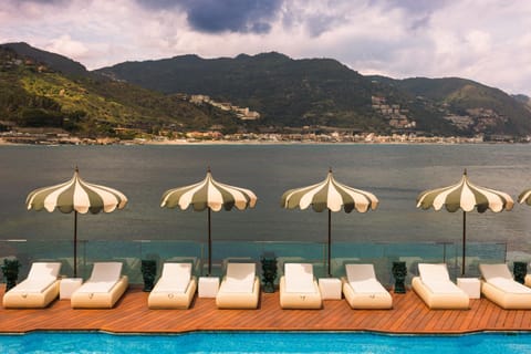 Bird's eye view, Swimming pool