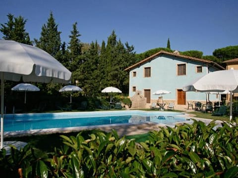 Property building, Day, Swimming pool