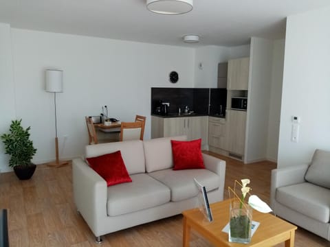 Kitchen or kitchenette, Living room, Seating area
