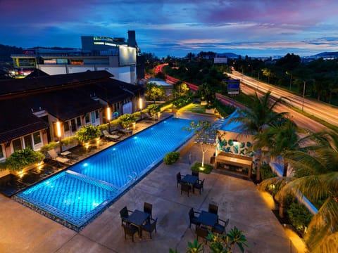 Swimming pool