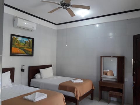 Megacahya Bungalow Bed and Breakfast in Nusapenida