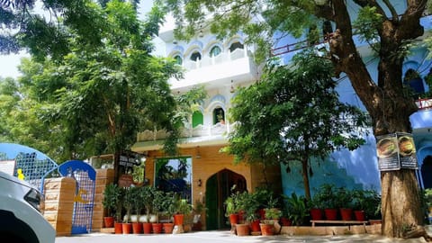 Property building, Facade/entrance