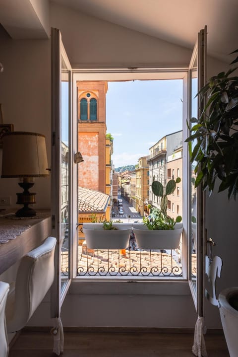 Day, View (from property/room), Living room, Seating area, Dining area