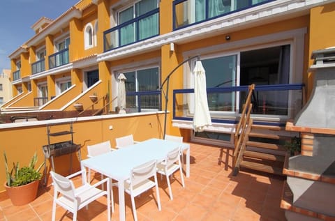 Patio, BBQ facilities