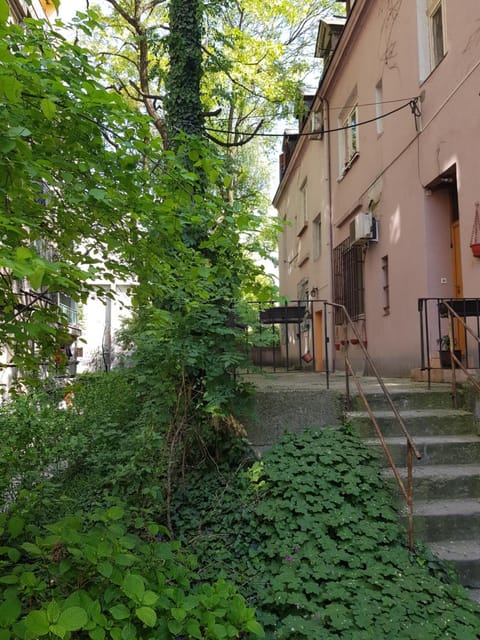 Property building, Spring