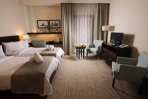 Bed, TV and multimedia, Seating area, Bedroom